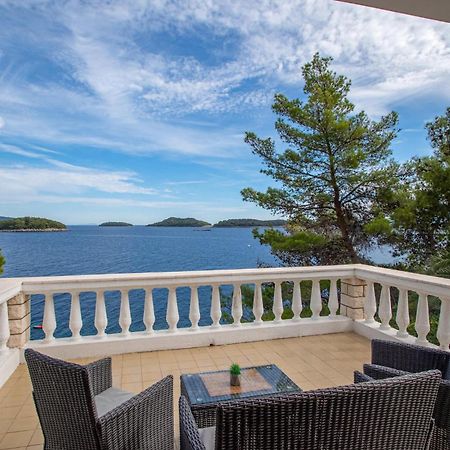 Beautiful Home In Prizba With Kitchen Eksteriør bilde