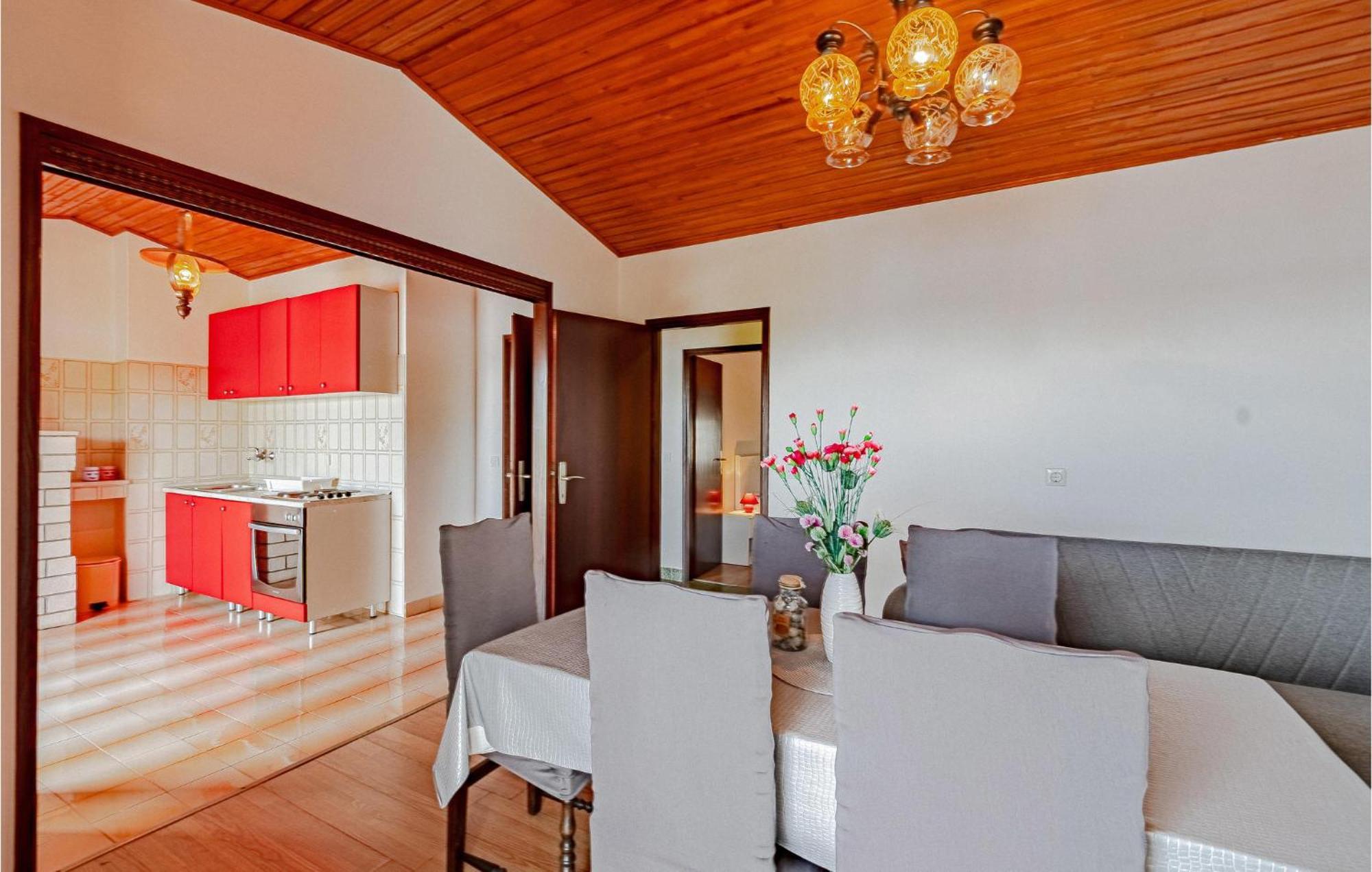 Beautiful Home In Prizba With Kitchen Eksteriør bilde