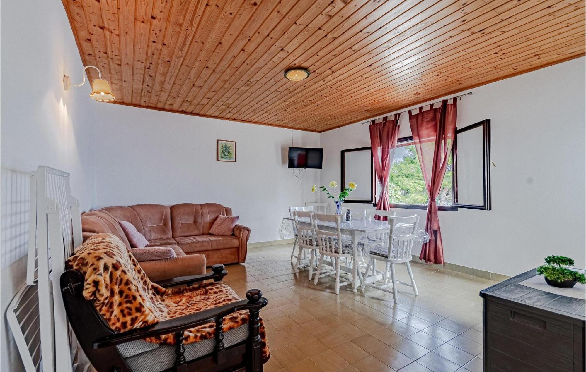 Beautiful Home In Prizba With Kitchen Eksteriør bilde