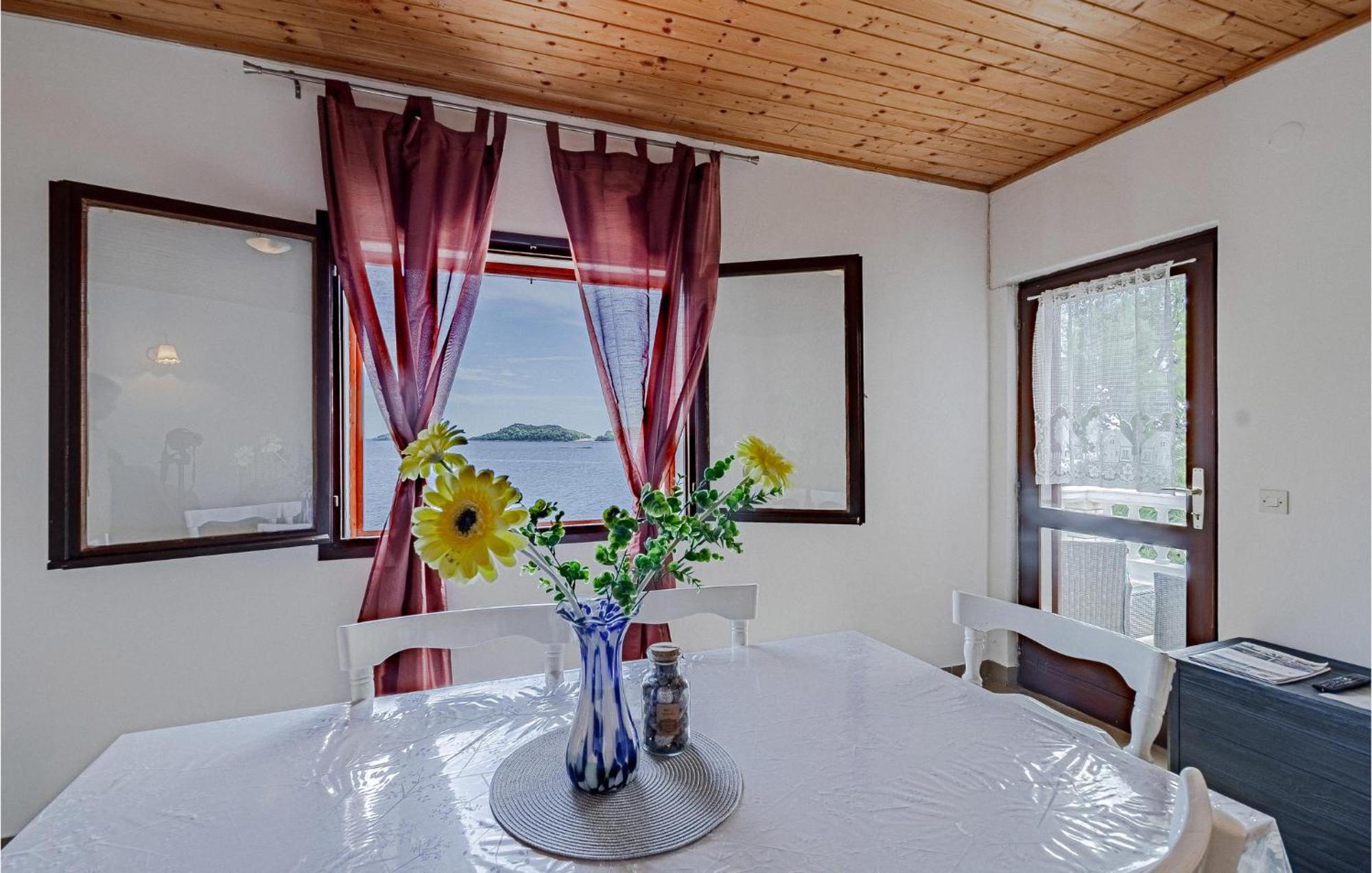 Beautiful Home In Prizba With Kitchen Eksteriør bilde